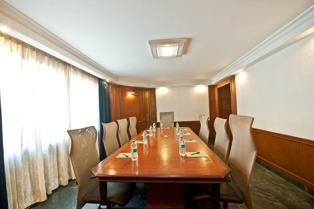 Hotel Paraag Бангалор Екстериор снимка