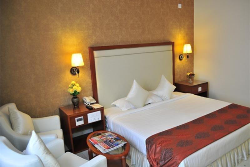 Hotel Paraag Бангалор Екстериор снимка